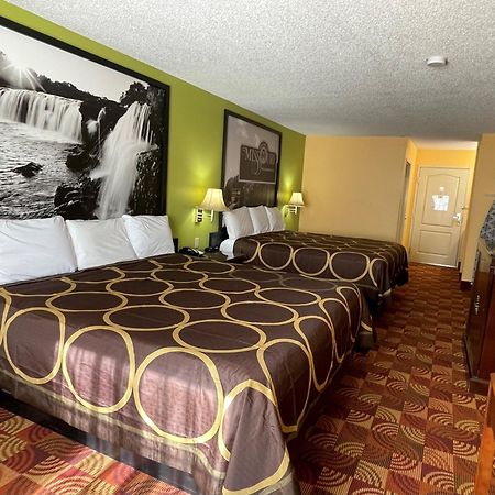Super 8 By Wyndham Lake Of The Ozarks Eldon Екстер'єр фото