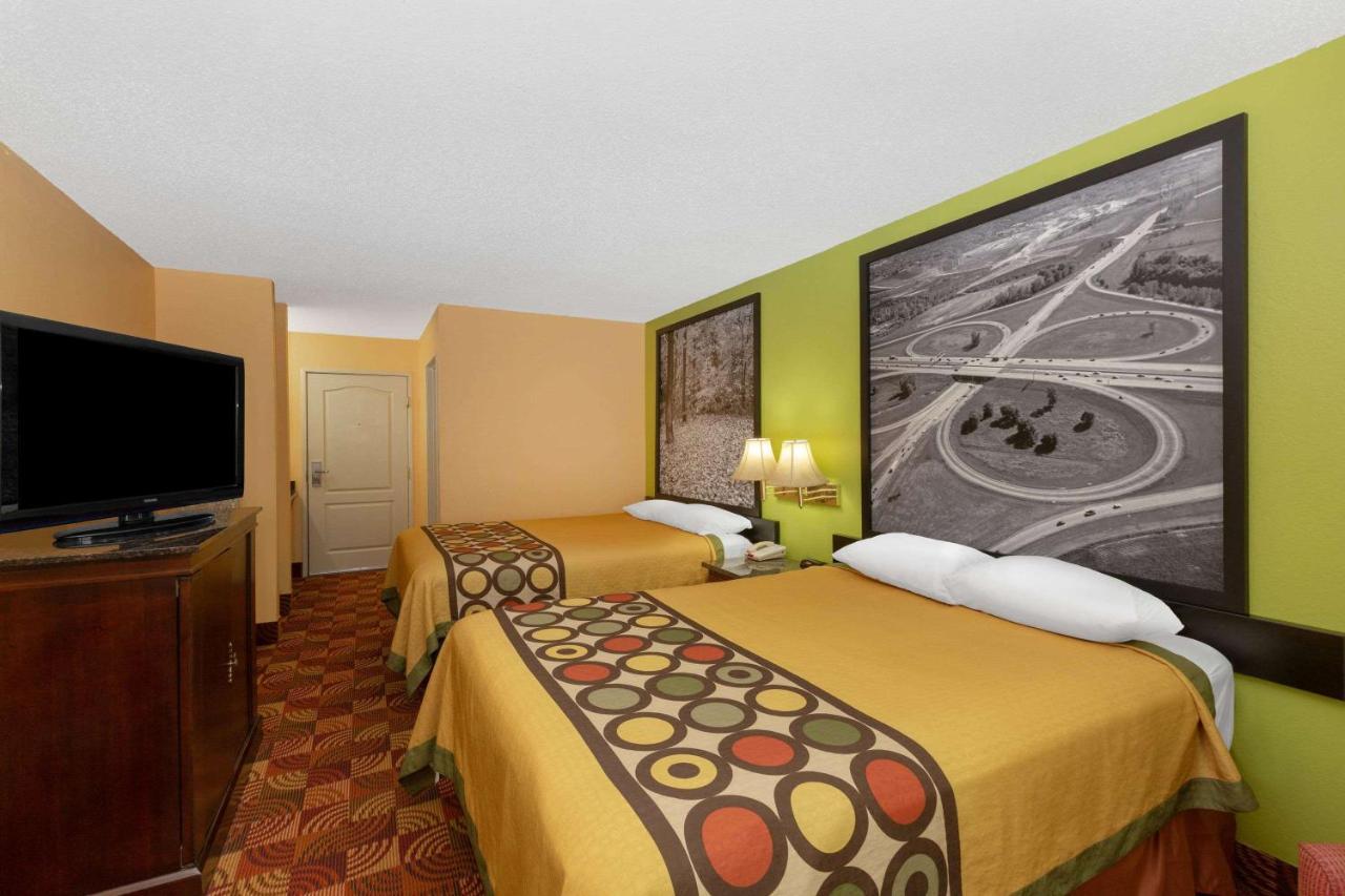 Super 8 By Wyndham Lake Of The Ozarks Eldon Екстер'єр фото