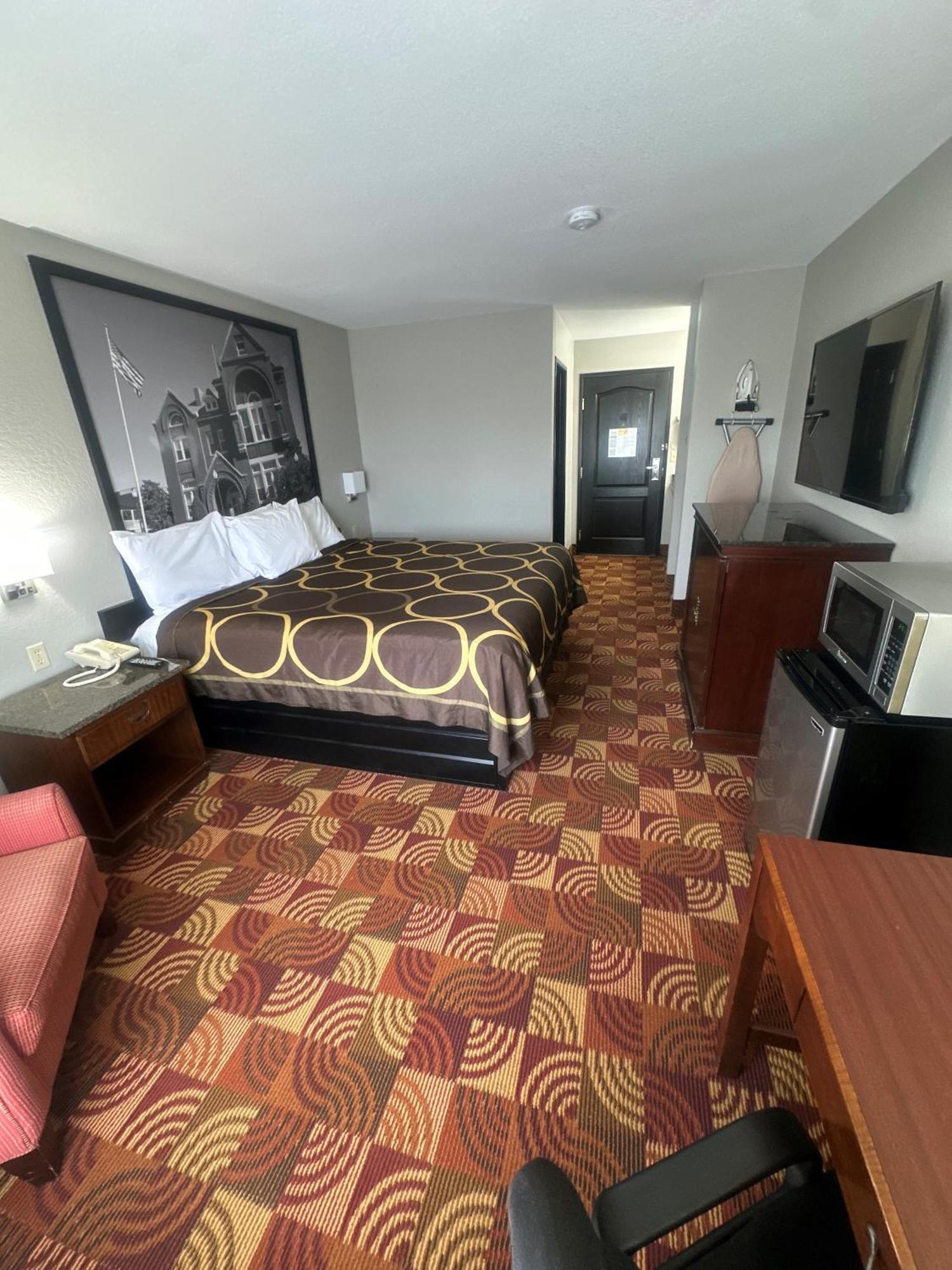 Super 8 By Wyndham Lake Of The Ozarks Eldon Екстер'єр фото