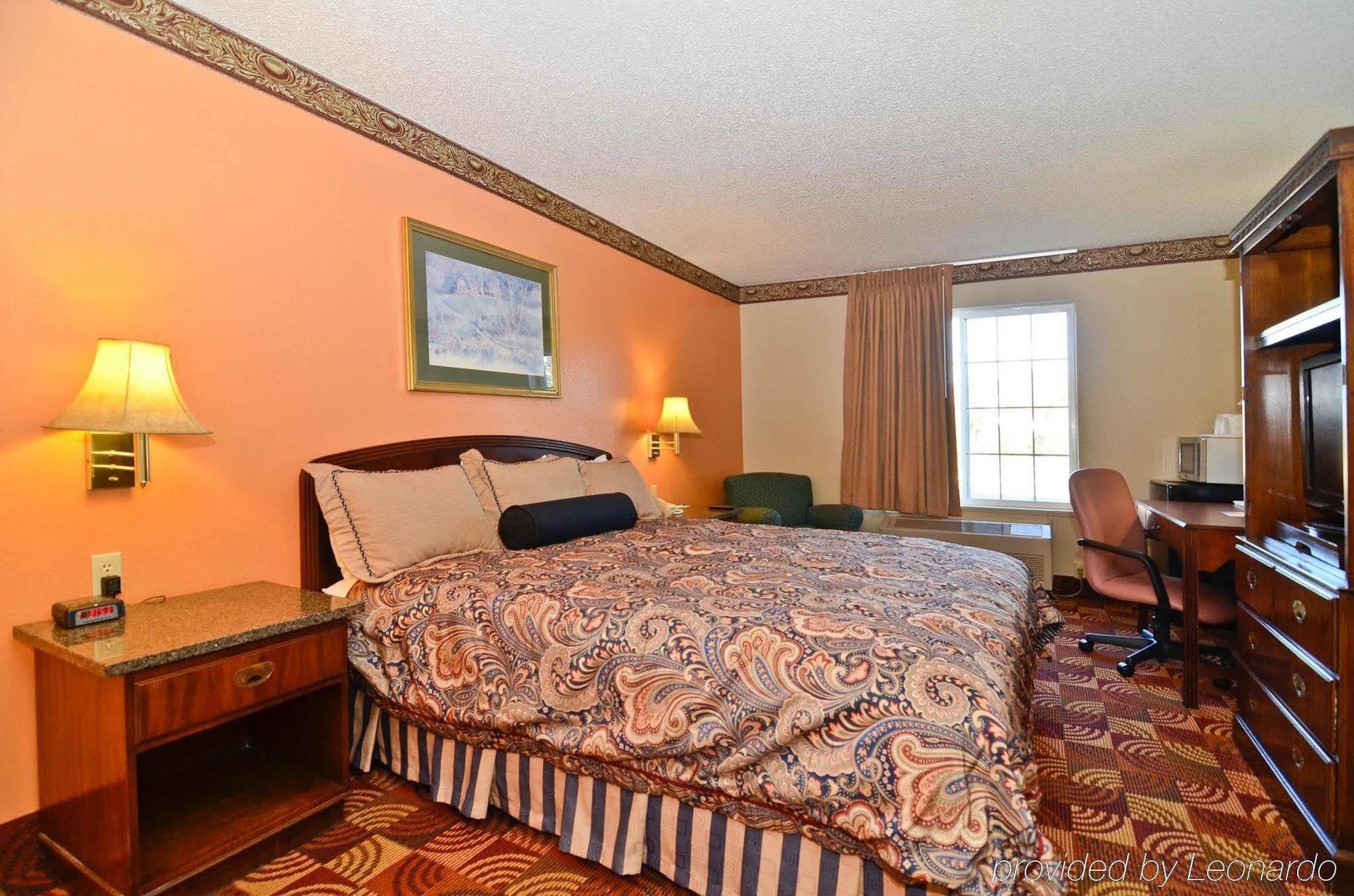 Super 8 By Wyndham Lake Of The Ozarks Eldon Екстер'єр фото