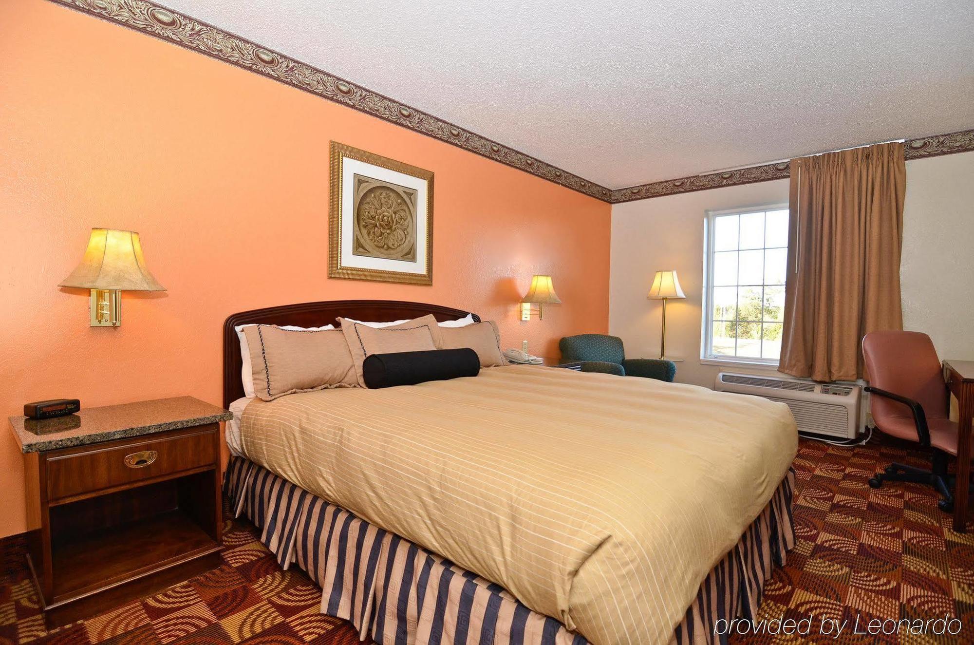 Super 8 By Wyndham Lake Of The Ozarks Eldon Екстер'єр фото